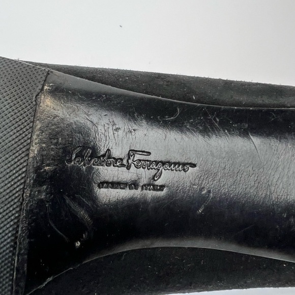 Salvatore Ferragamo Black and Gold Flats with Decorative Toe Size 9 Suede - Picture 5 of 10